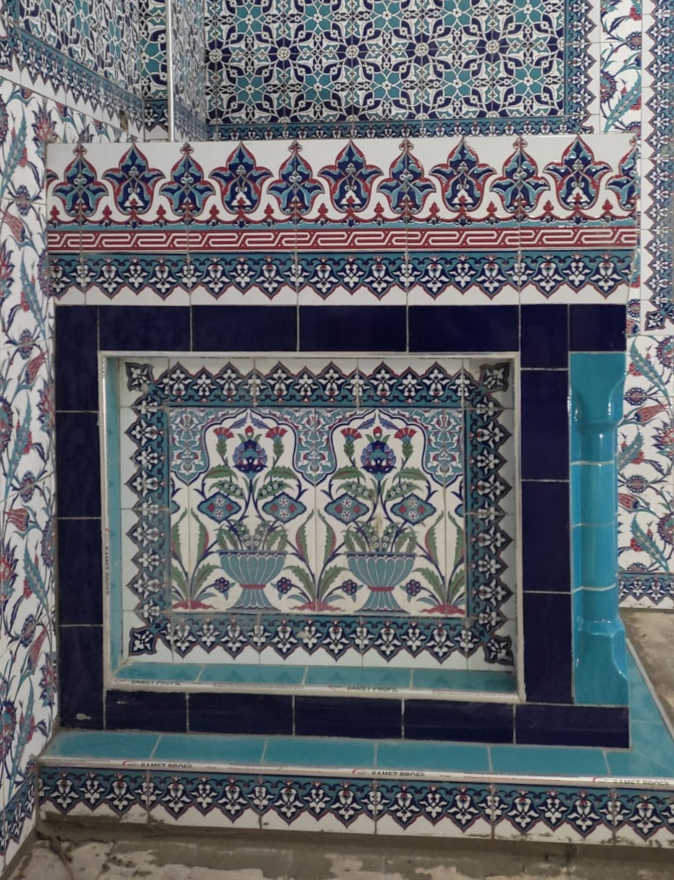 Vaaz Kürsüsü -30, Çinili vaiz kürsüsü, Kütahya çini dekor,